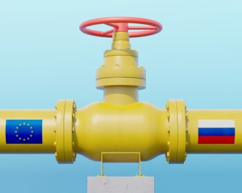 Ruské ministerstvo: Plyn do Evropy přes Ukrajinu může proudit i po roce 2024 Rusko zváží, že by plyn do Evropy posílalo přes Ukrajinu i po roce 2024, kdy končí stávající smlouva o tranzitu přes tuto zemi, pokud bude v Evropě zájem a ukrajinské plynovody budou v provozuschopném stavu. Dnes to podle agentury RIA Novosti uvedlo ruské ministerstvo zahraničí.